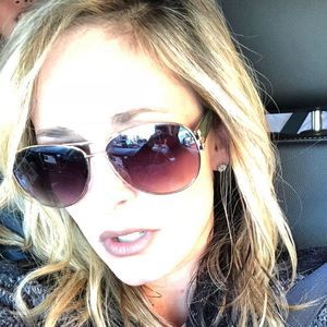 Meet your Posher, Dana